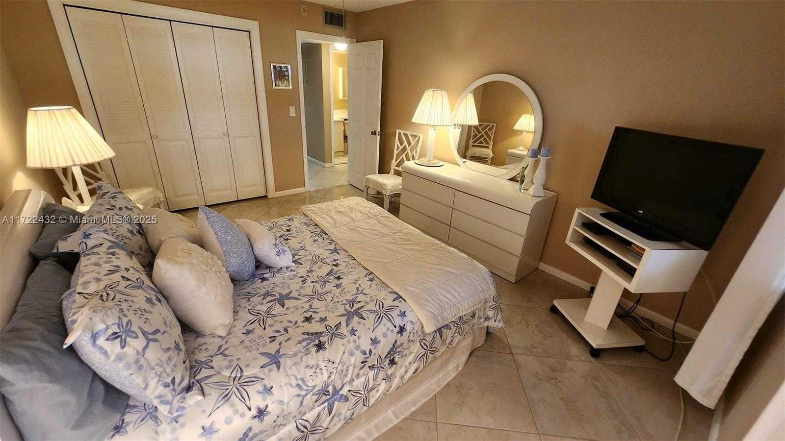 Small Image of 1076 NEWPORT Q #1076, Deerfield Beach Number 12