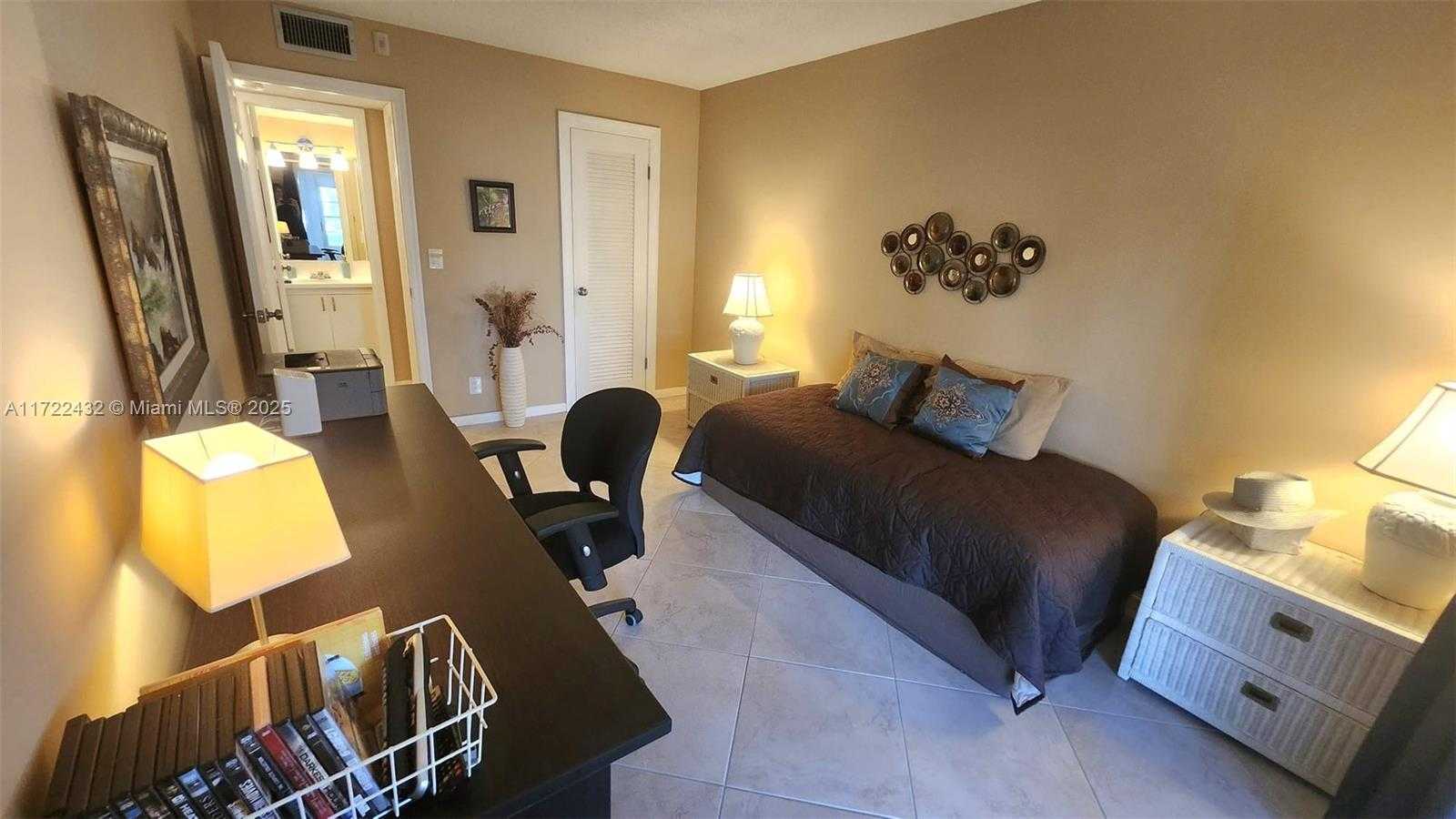 Small Image of 1076 NEWPORT Q #1076, Deerfield Beach Number 14