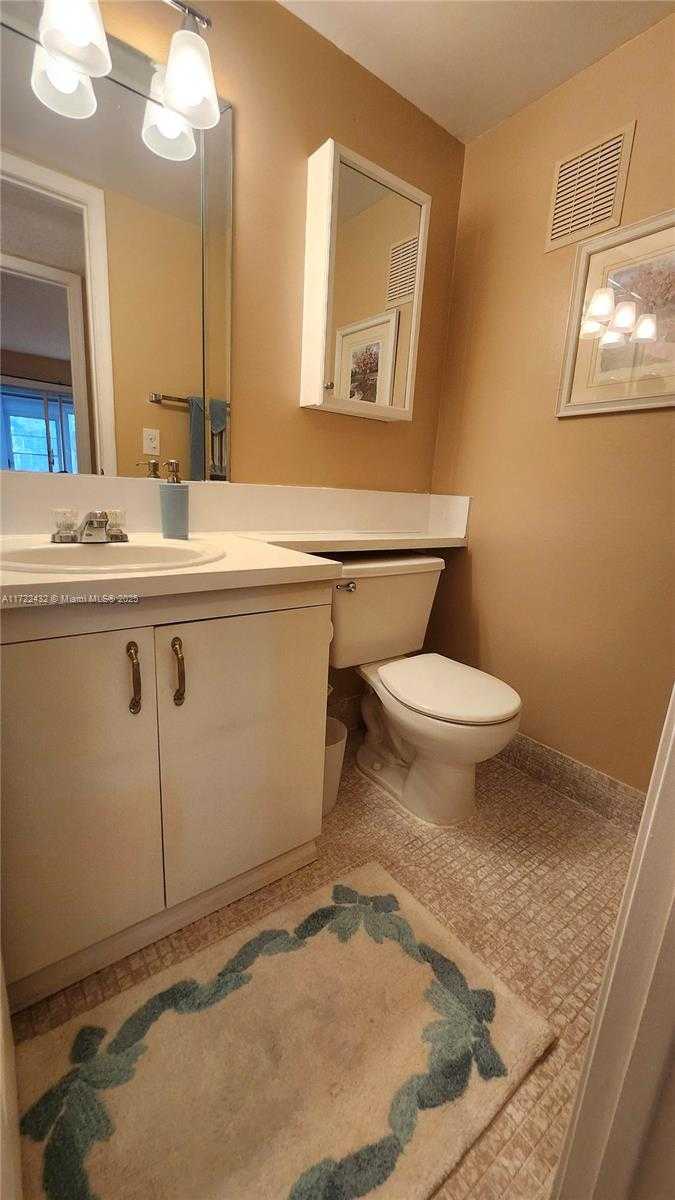 Small Image of 1076 NEWPORT Q #1076, Deerfield Beach Number 16