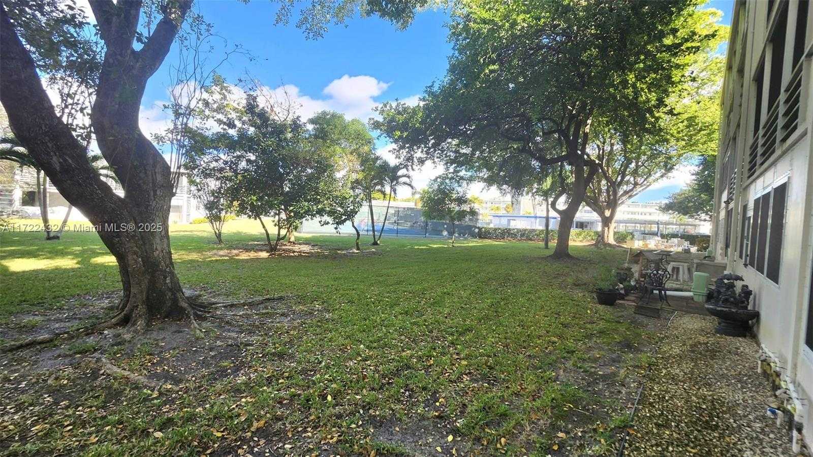 Small Image of 1076 NEWPORT Q #1076, Deerfield Beach Number 23