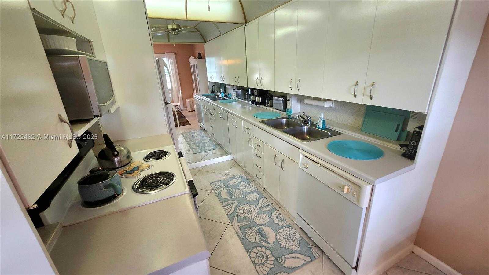 Small Image of 1076 NEWPORT Q #1076, Deerfield Beach Number 6