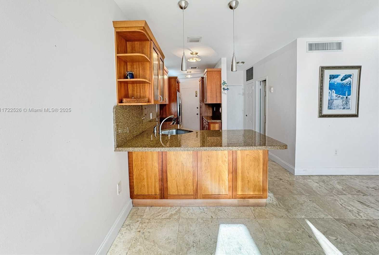 Small Image of 2899 COLLINS AVE #PH F, Miami Beach Number 12