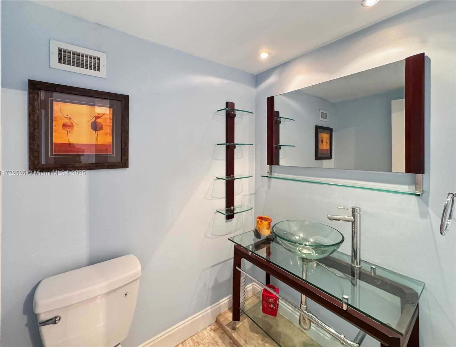Small Image of 2899 COLLINS AVE #PH F, Miami Beach Number 34