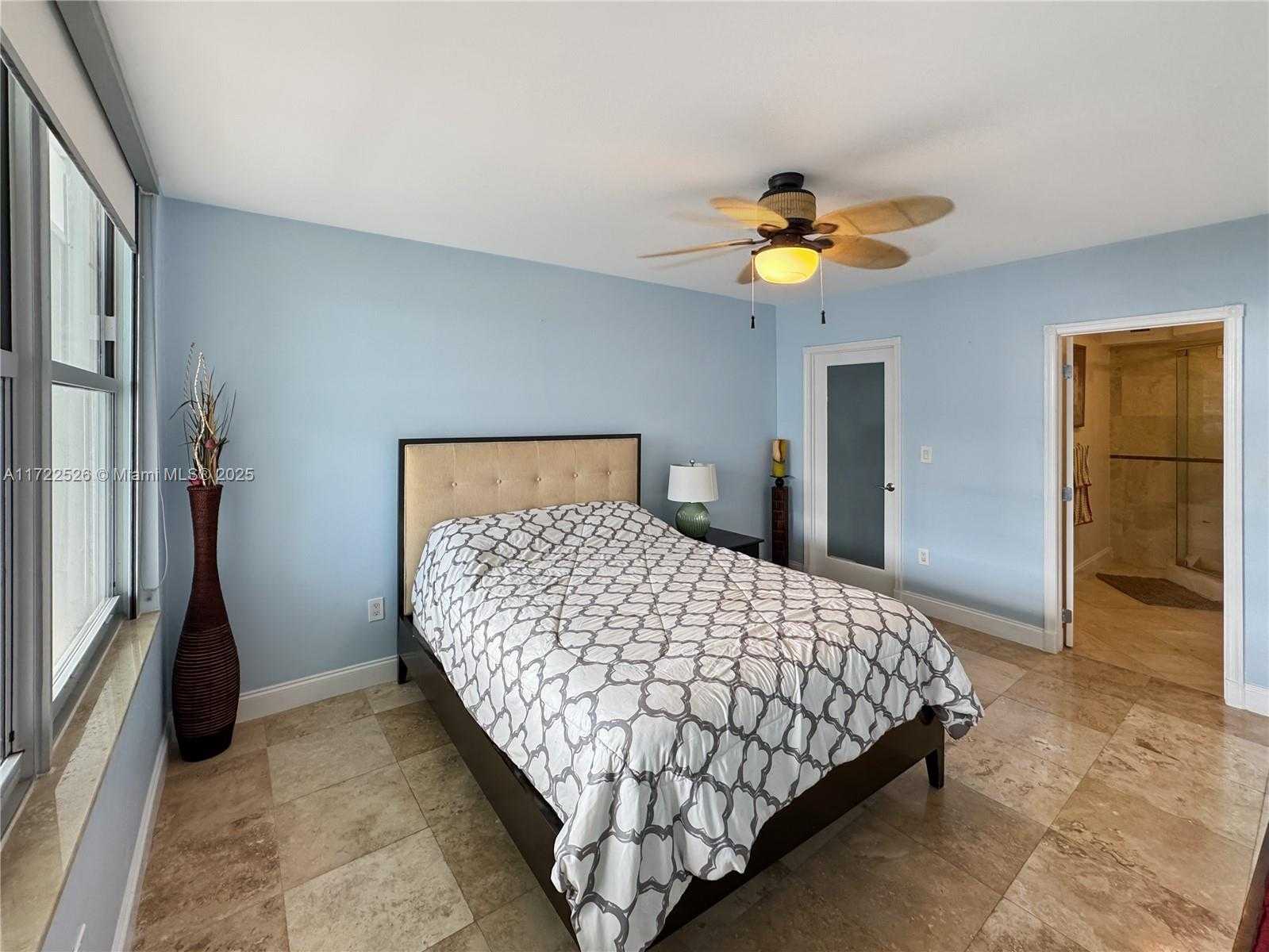 Small Image of 2899 COLLINS AVE #PH F, Miami Beach Number 37