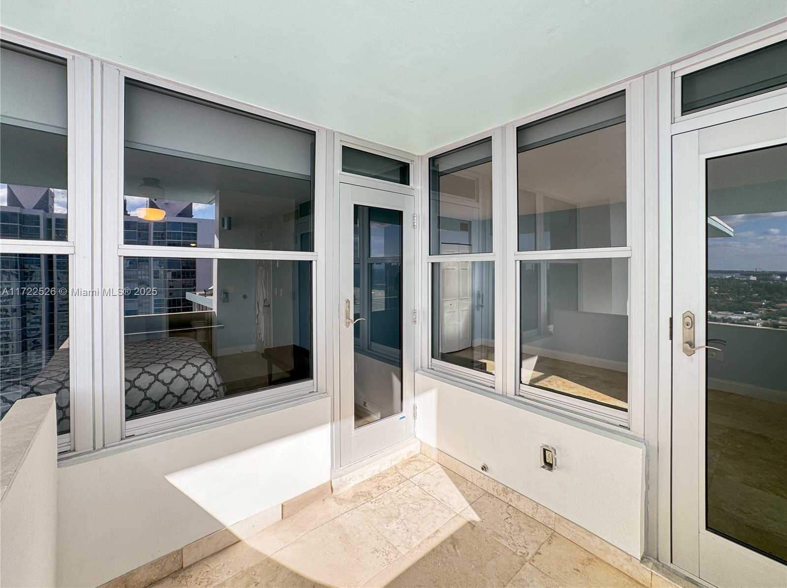 Small Image of 2899 COLLINS AVE #PH F, Miami Beach Number 8