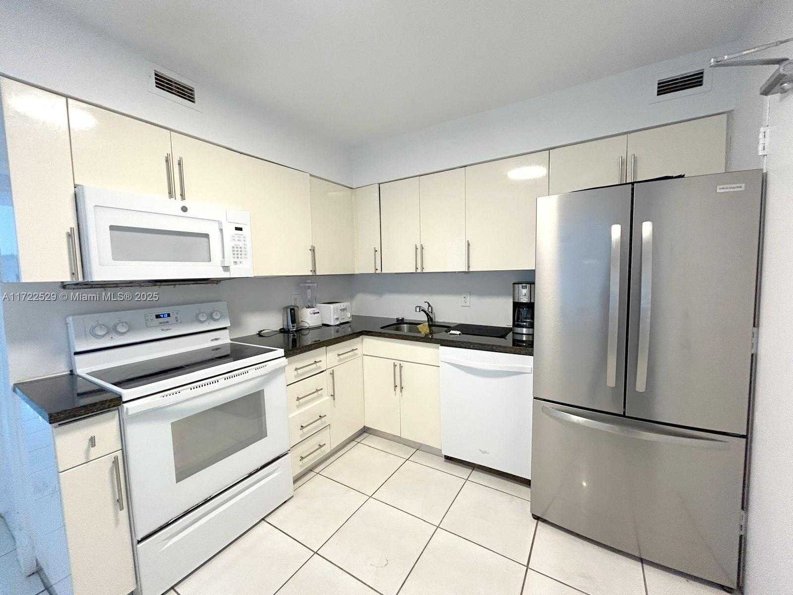 Small Image of 5151 COLLINS AVE #926, Miami Beach Number 12