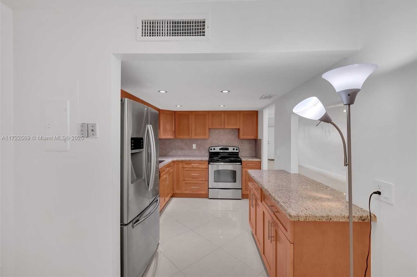 Small Image of 20291 NORTH EAST 30TH AVE #108, Aventura Number 2