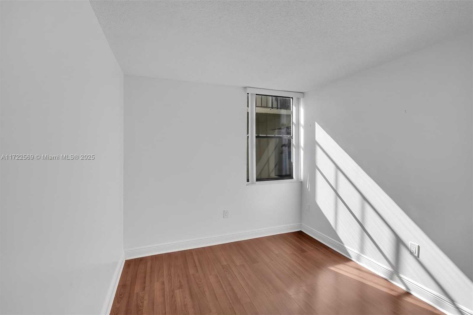 Small Image of 20291 NORTH EAST 30TH AVE #108, Aventura Number 20