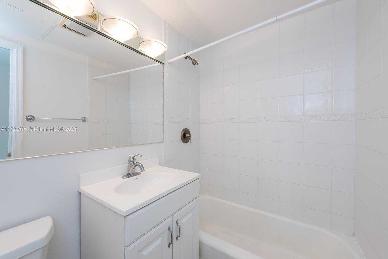 Small Image of 1408 BRICKELL BAY DR #1116, Miami Number 11