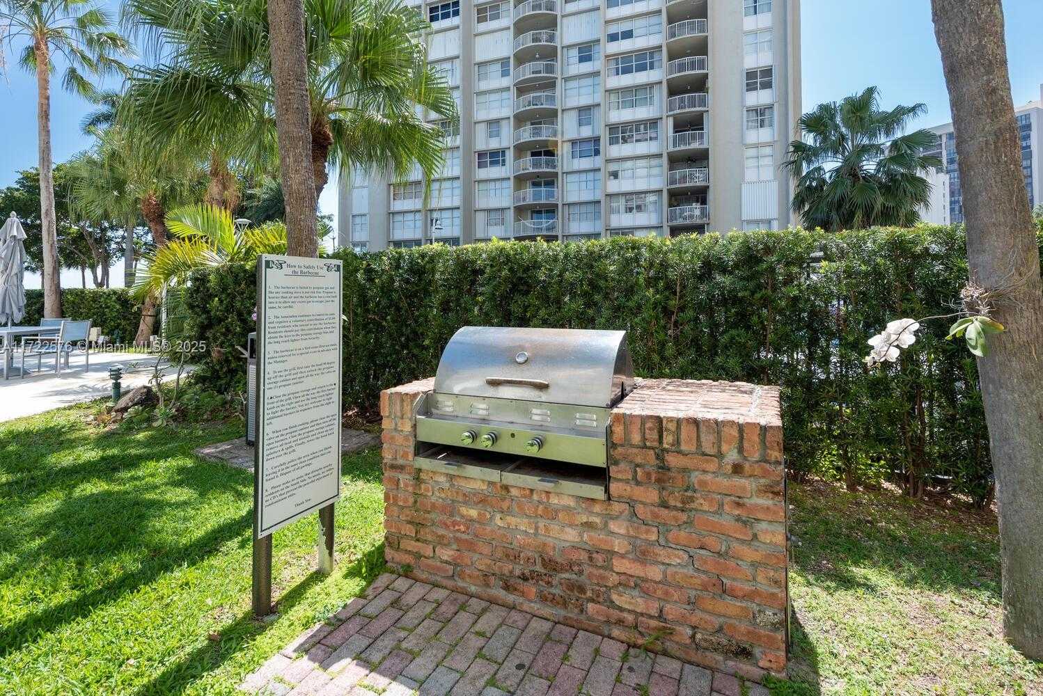 Small Image of 1408 BRICKELL BAY DR #1116, Miami Number 24
