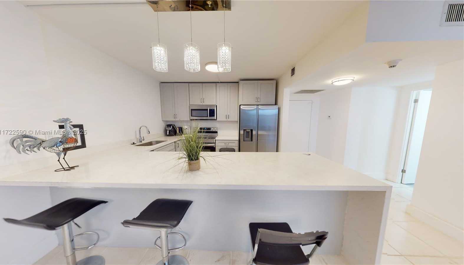 Small Image of 2500 PARKVIEW DR #1410, Hallandale Beach Number 12
