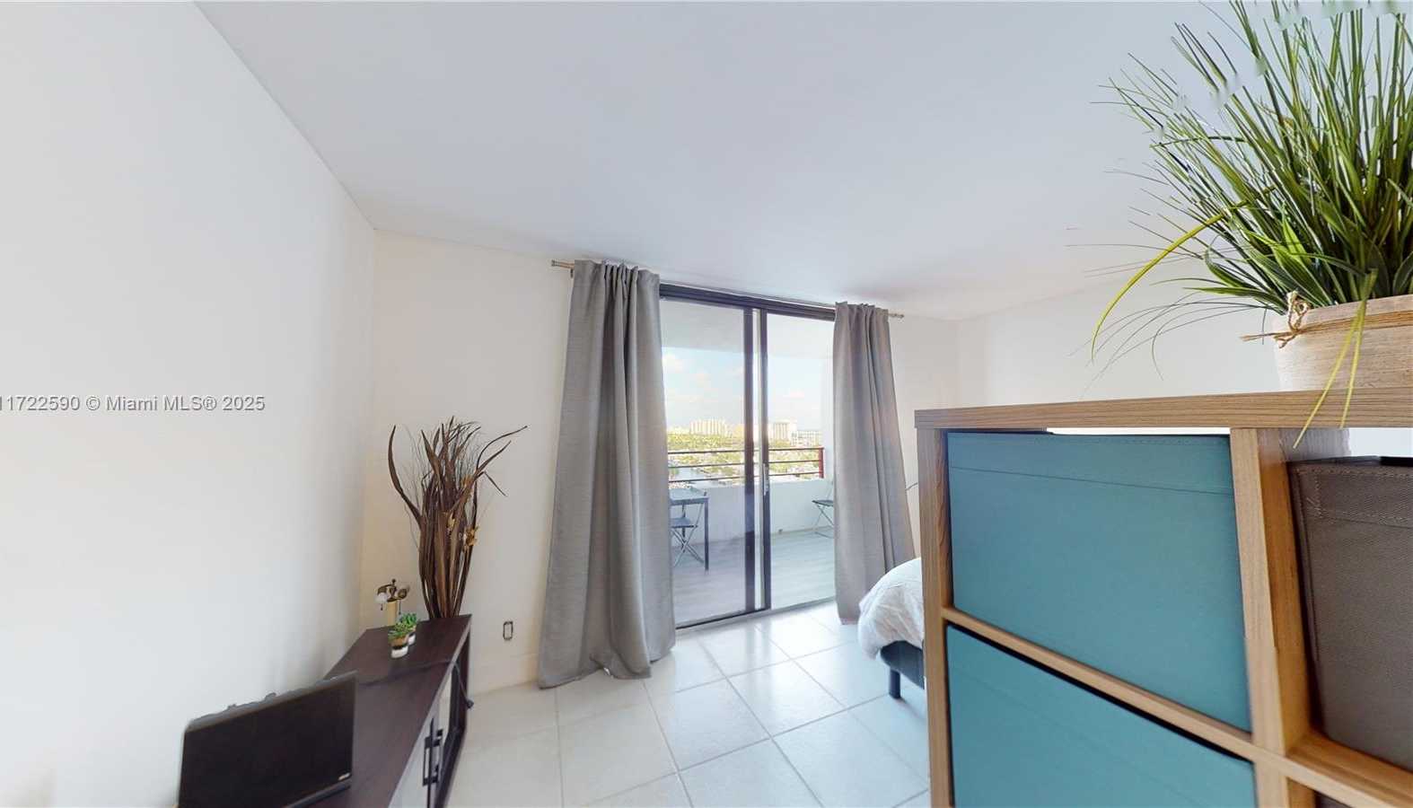 Small Image of 2500 PARKVIEW DR #1410, Hallandale Beach Number 14