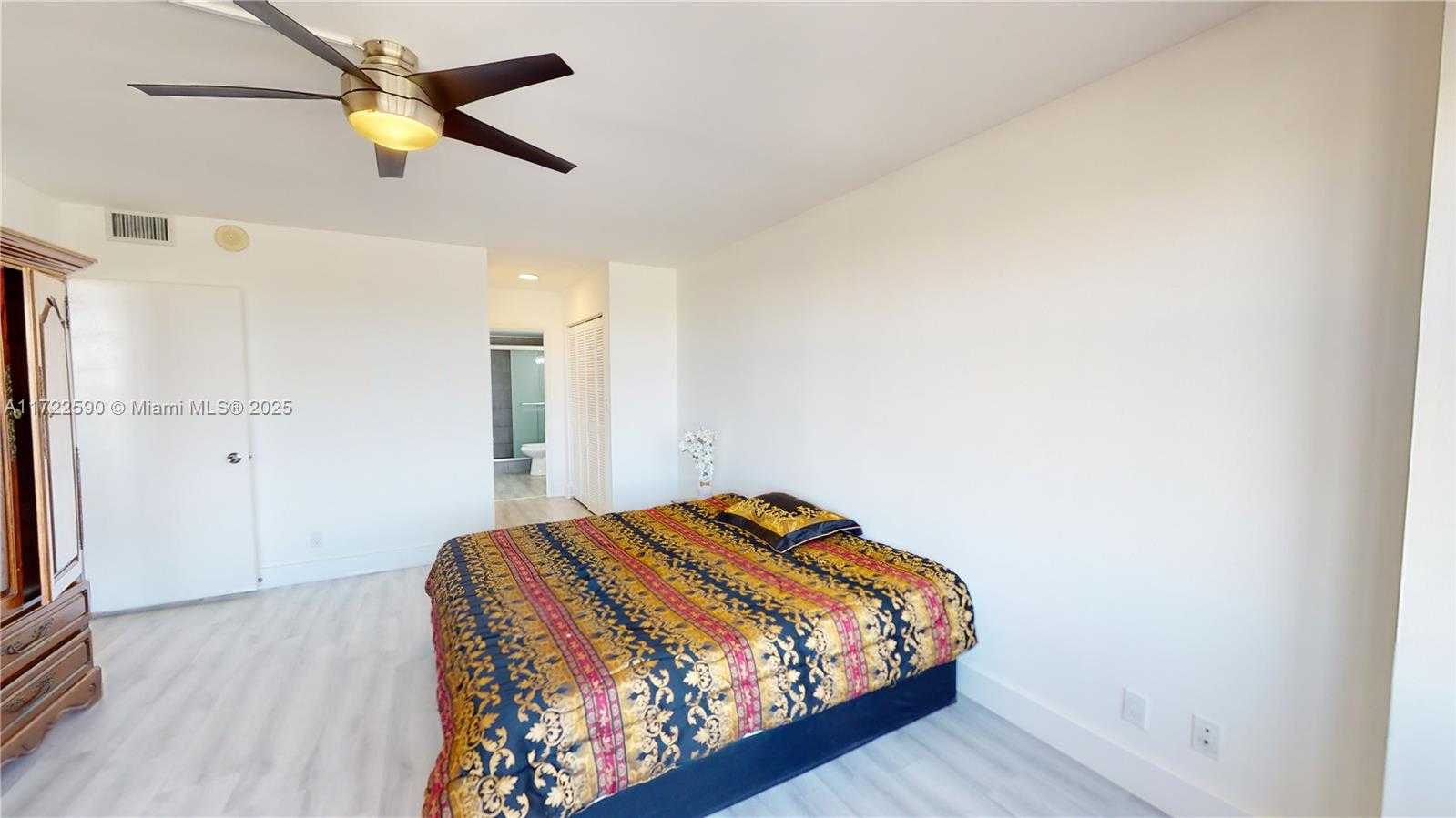 Small Image of 2500 PARKVIEW DR #1410, Hallandale Beach Number 19