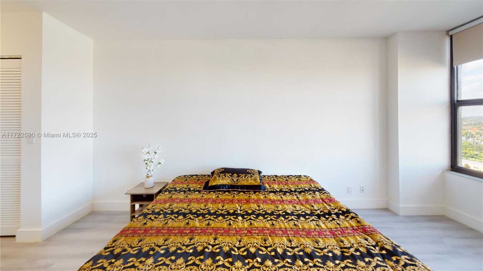 Small Image of 2500 PARKVIEW DR #1410, Hallandale Beach Number 20