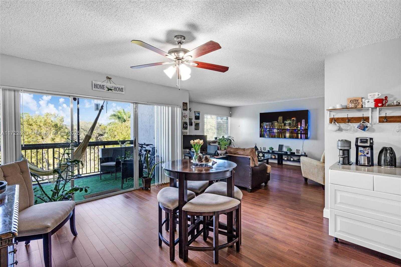 Small Image of 711 NORTH PINE ISLAND RD #406, Plantation Number 11