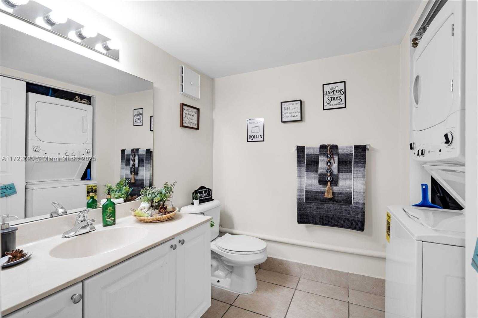 Small Image of 711 NORTH PINE ISLAND RD #406, Plantation Number 16