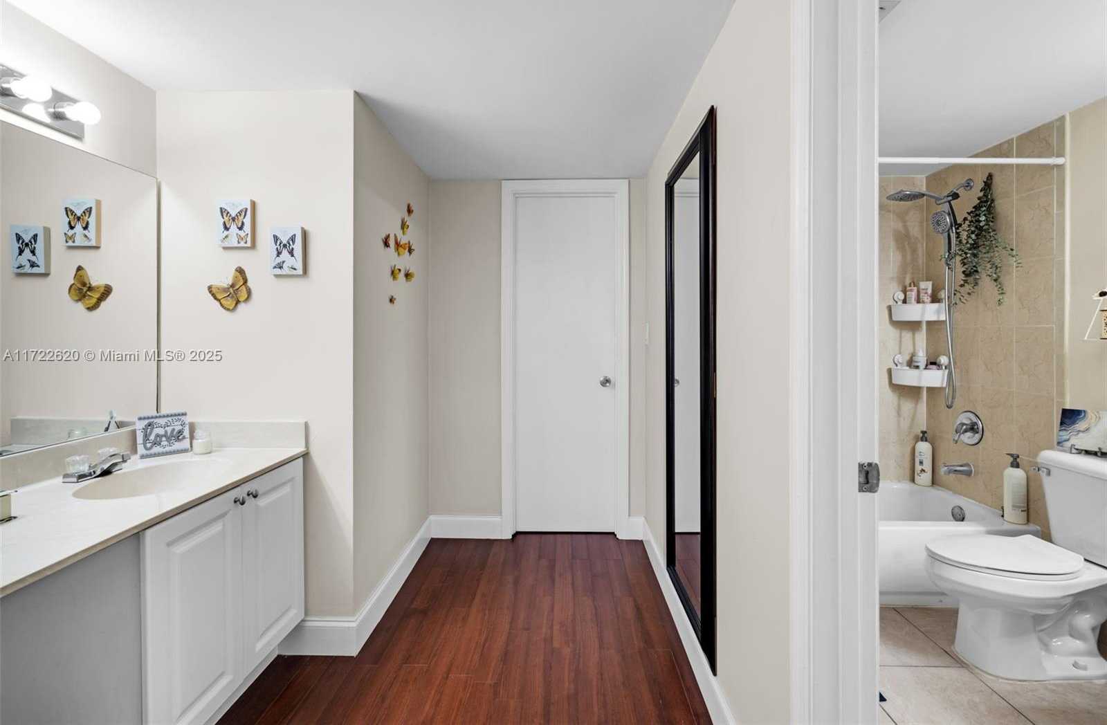 Small Image of 711 NORTH PINE ISLAND RD #406, Plantation Number 23