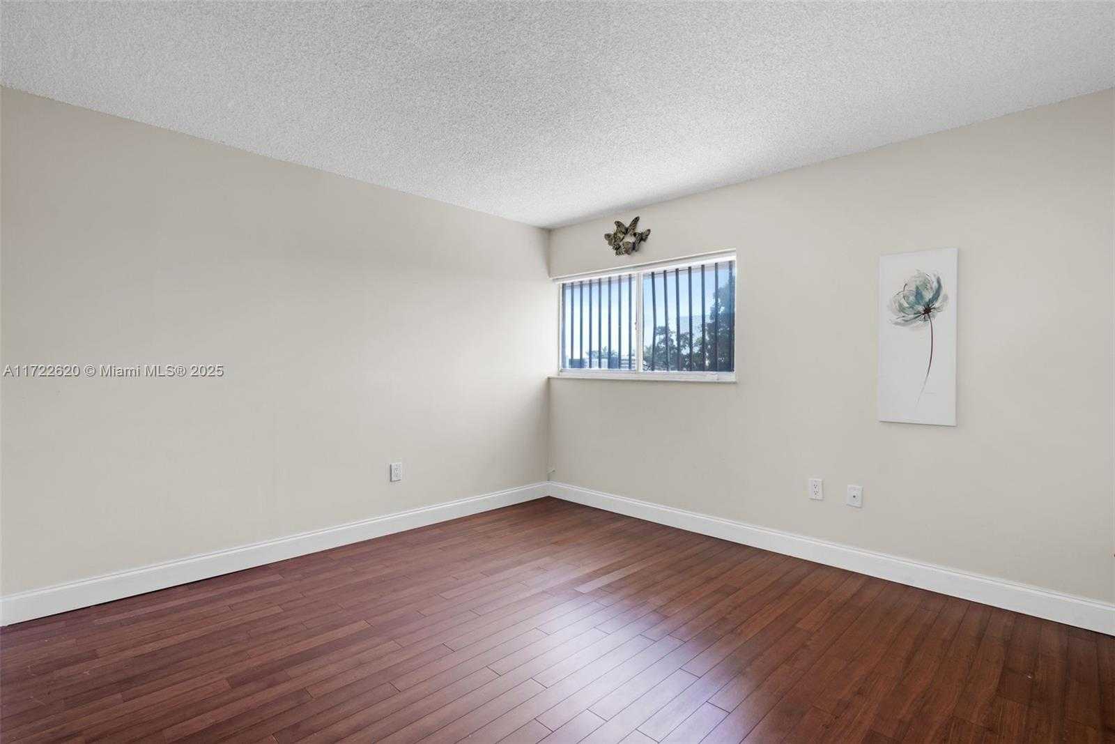 Small Image of 711 NORTH PINE ISLAND RD #406, Plantation Number 26