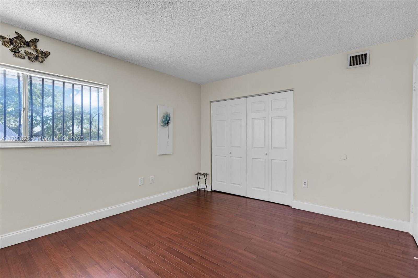 Small Image of 711 NORTH PINE ISLAND RD #406, Plantation Number 27