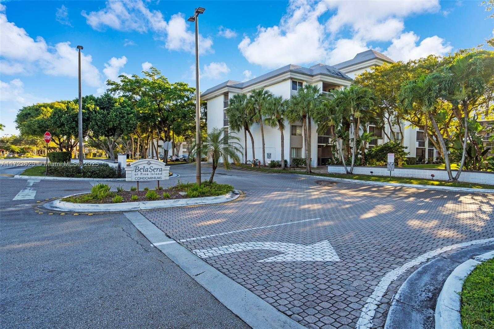 Small Image of 711 NORTH PINE ISLAND RD #406, Plantation Number 29