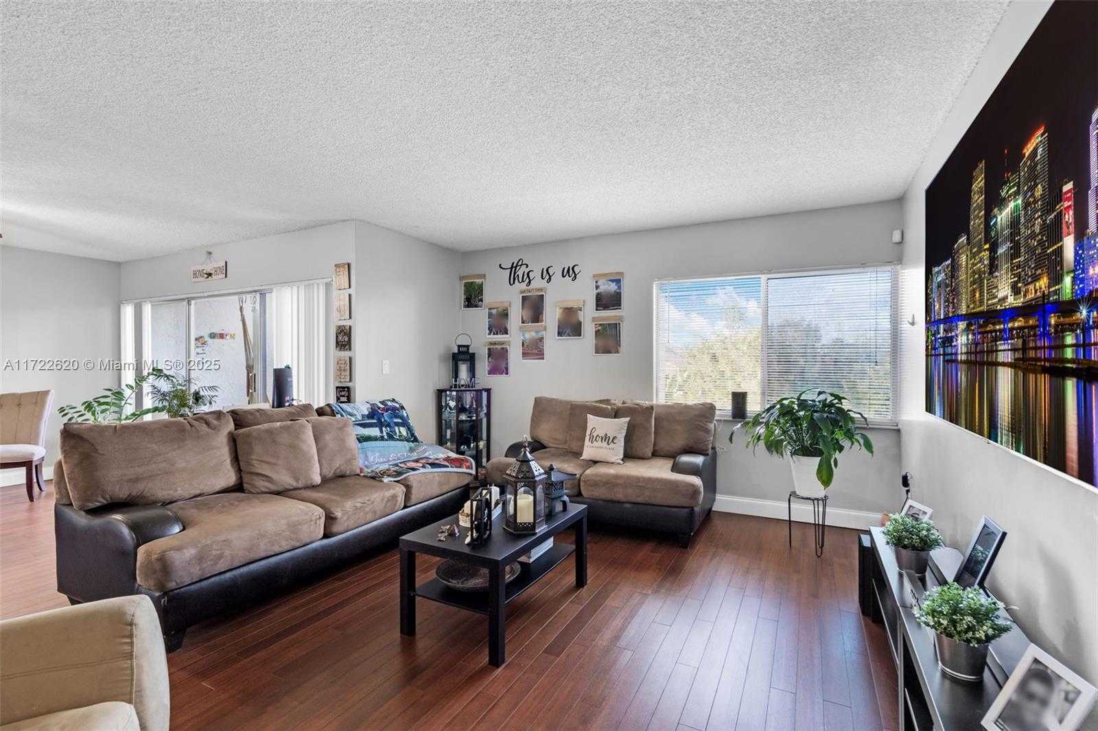 Small Image of 711 NORTH PINE ISLAND RD #406, Plantation Number 3