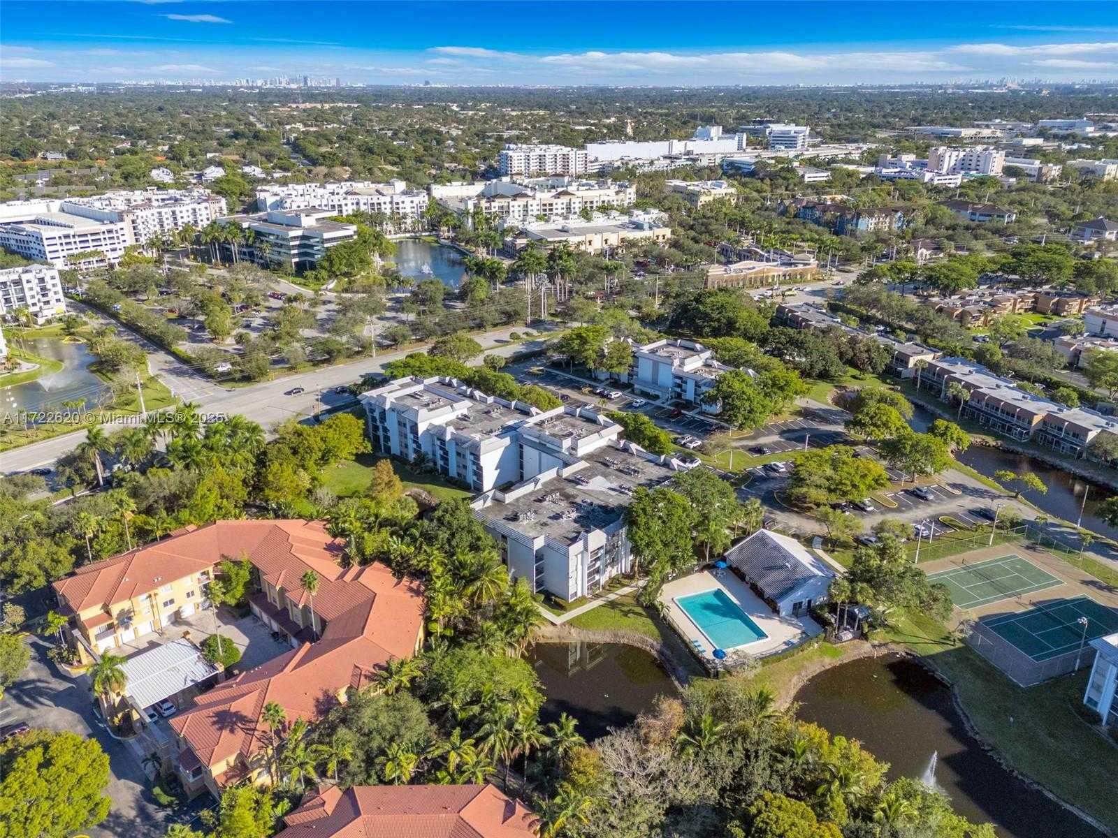 Small Image of 711 NORTH PINE ISLAND RD #406, Plantation Number 37