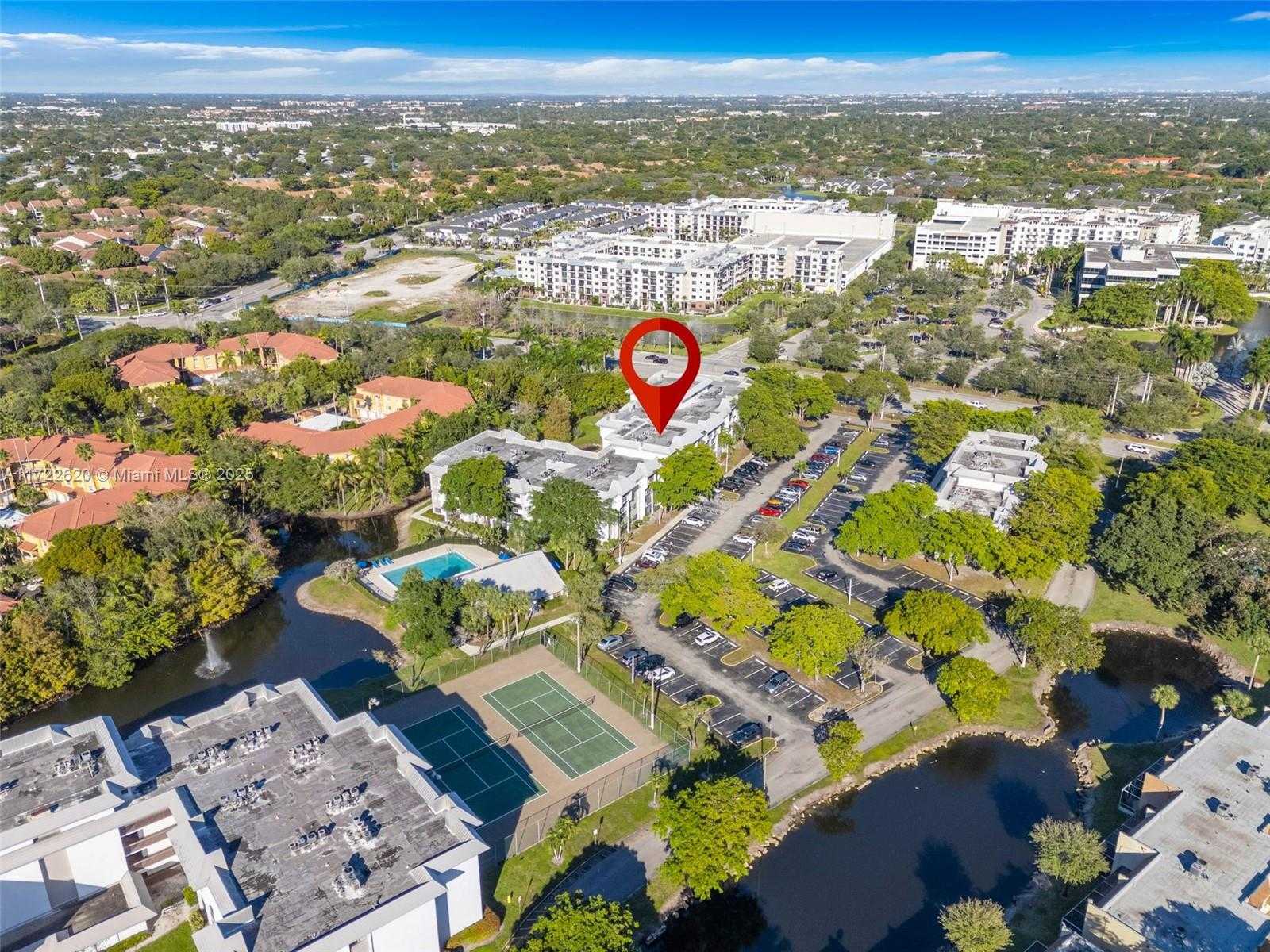 Small Image of 711 NORTH PINE ISLAND RD #406, Plantation Number 38