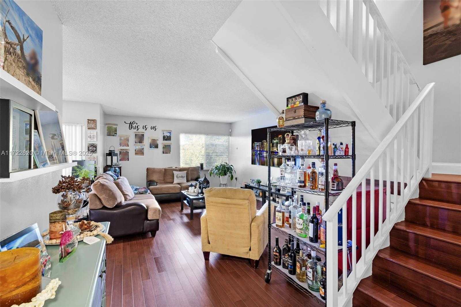 Small Image of 711 NORTH PINE ISLAND RD #406, Plantation Number 6