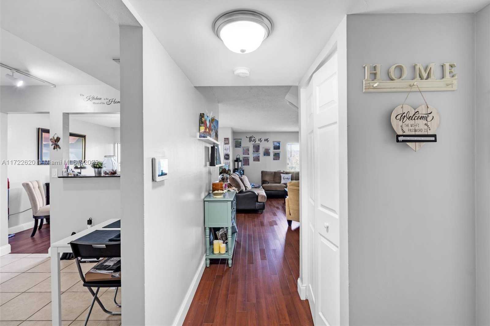 Small Image of 711 NORTH PINE ISLAND RD #406, Plantation Number 7