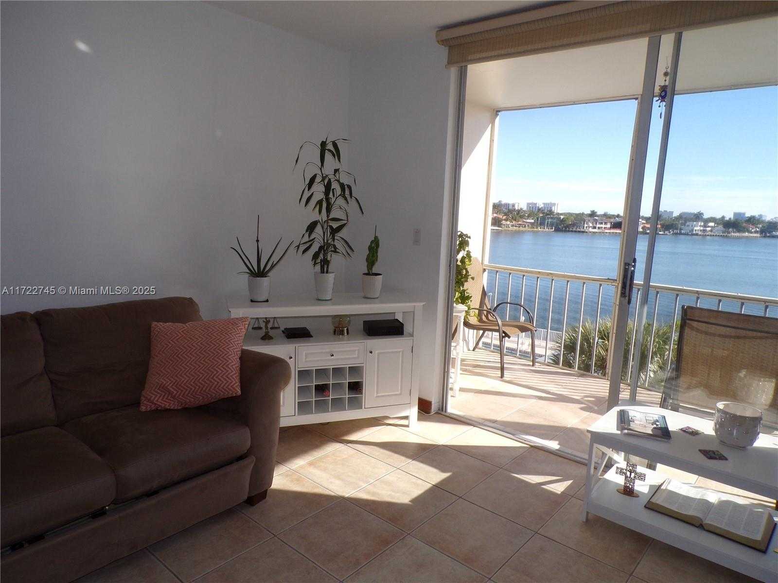 Small Image of 3010 MARCOS DR #R412, Aventura Number 15