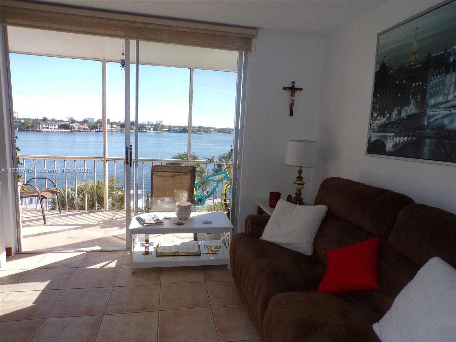 Small Image of 3010 MARCOS DR #R412, Aventura Number 16