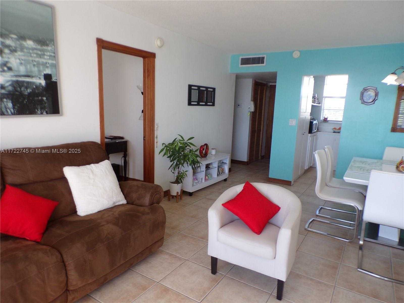 Small Image of 3010 MARCOS DR #R412, Aventura Number 17