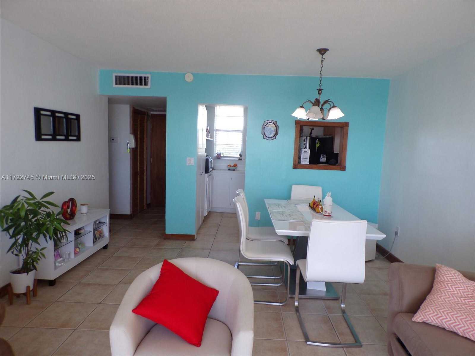 Small Image of 3010 MARCOS DR #R412, Aventura Number 19