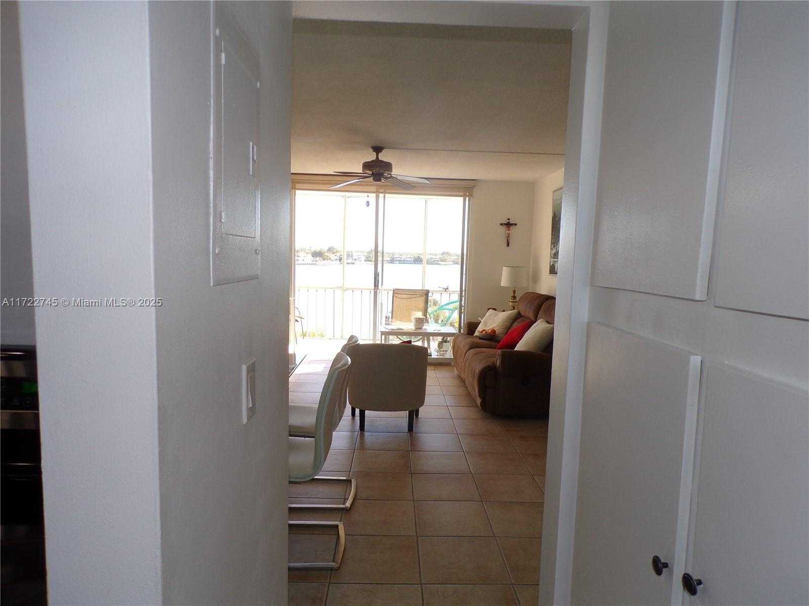 Small Image of 3010 MARCOS DR #R412, Aventura Number 38