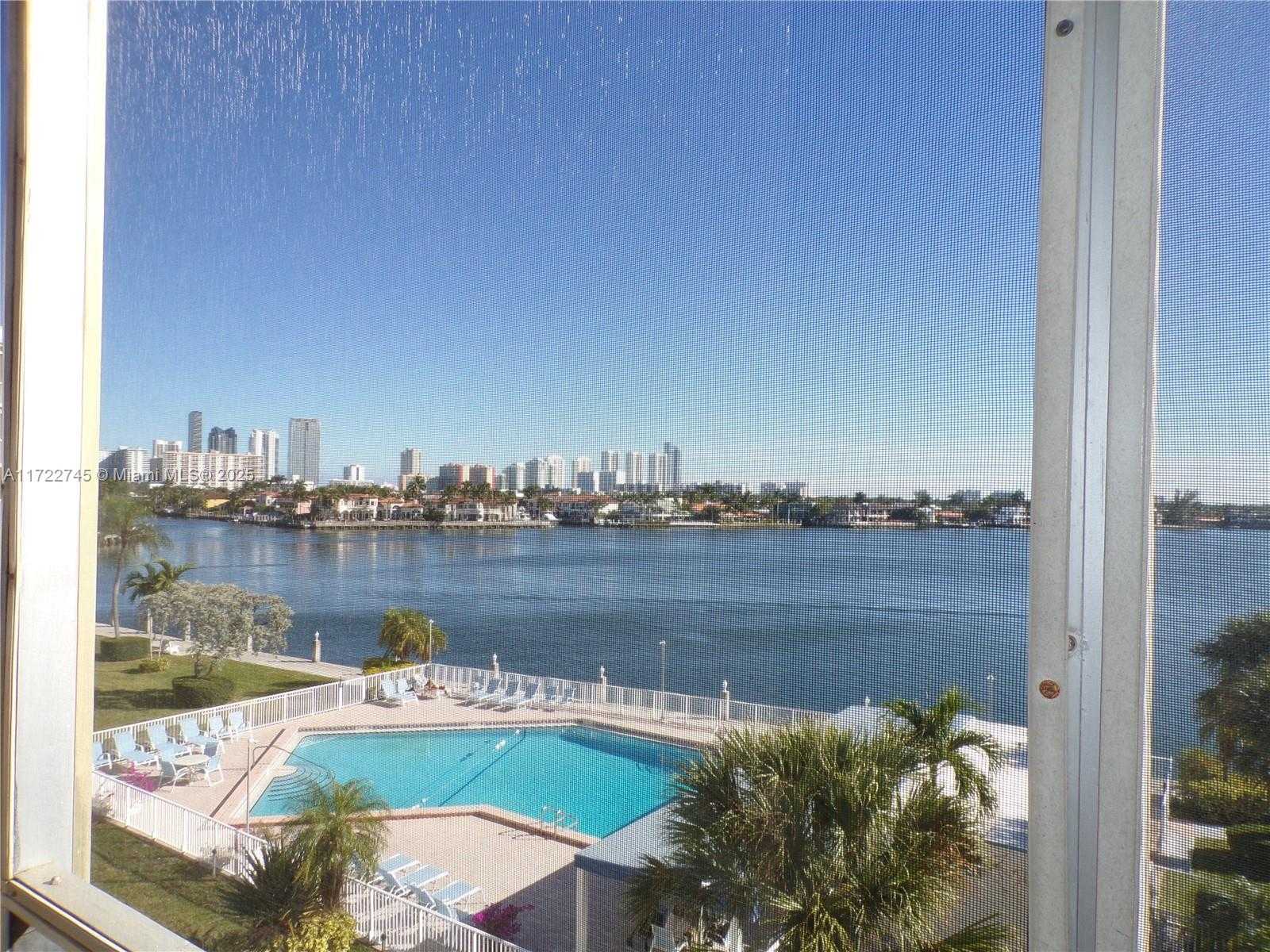 Small Image of 3010 MARCOS DR #R412, Aventura Number 4