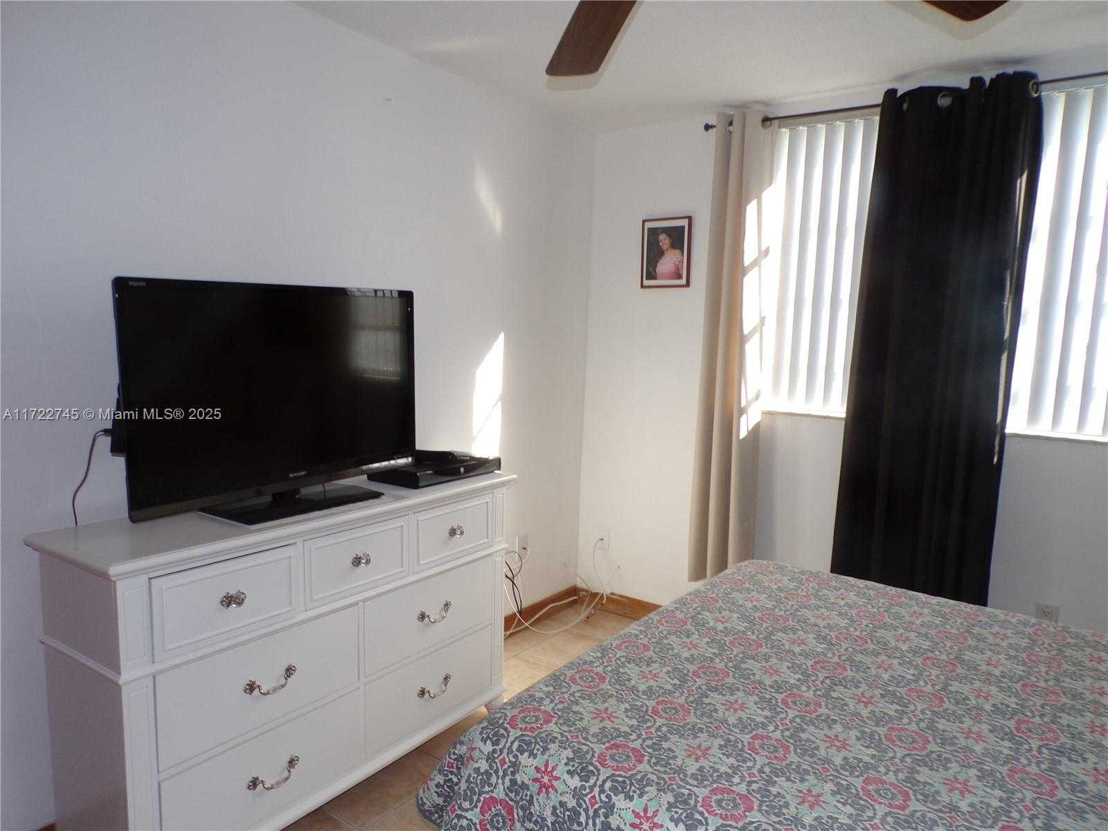 Small Image of 3010 MARCOS DR #R412, Aventura Number 42