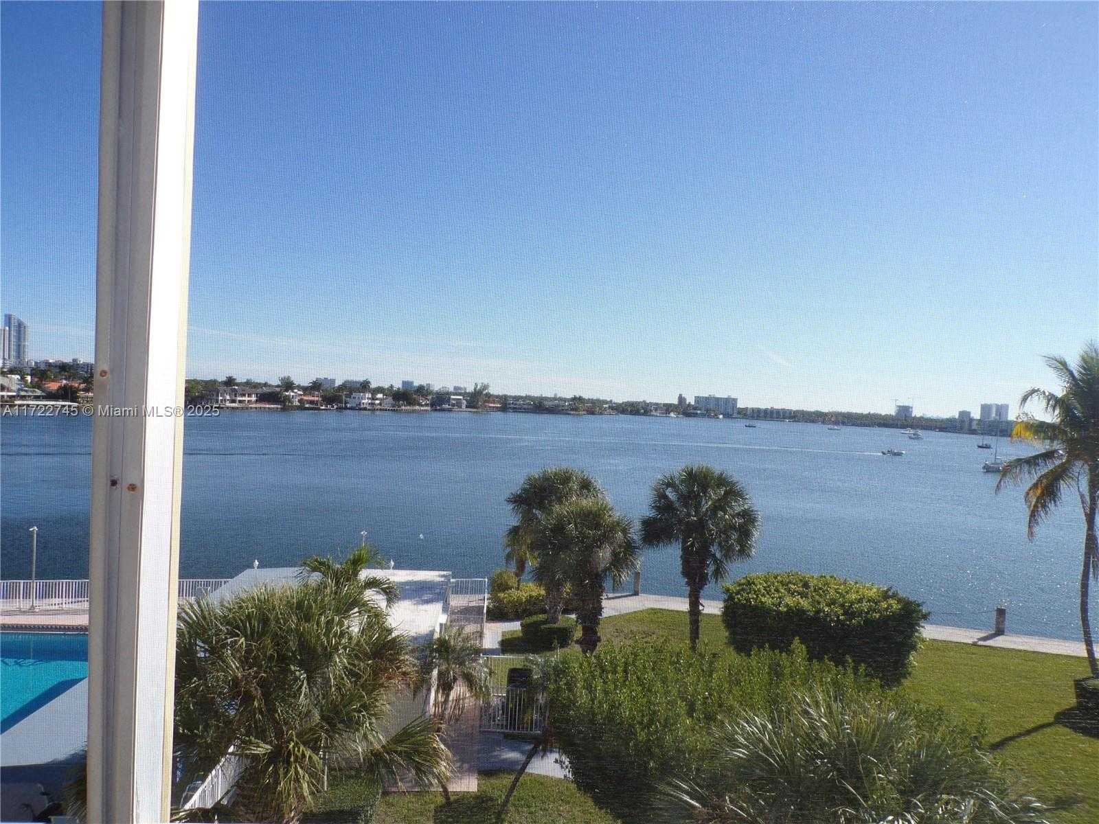 Small Image of 3010 MARCOS DR #R412, Aventura Number 6