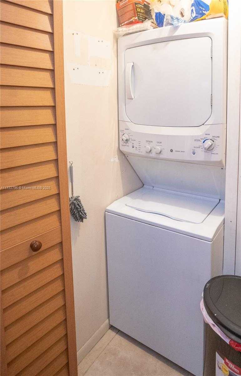 Small Image of 3078 SOUTH OAKLAND FOREST DR #604, Oakland Park Number 10