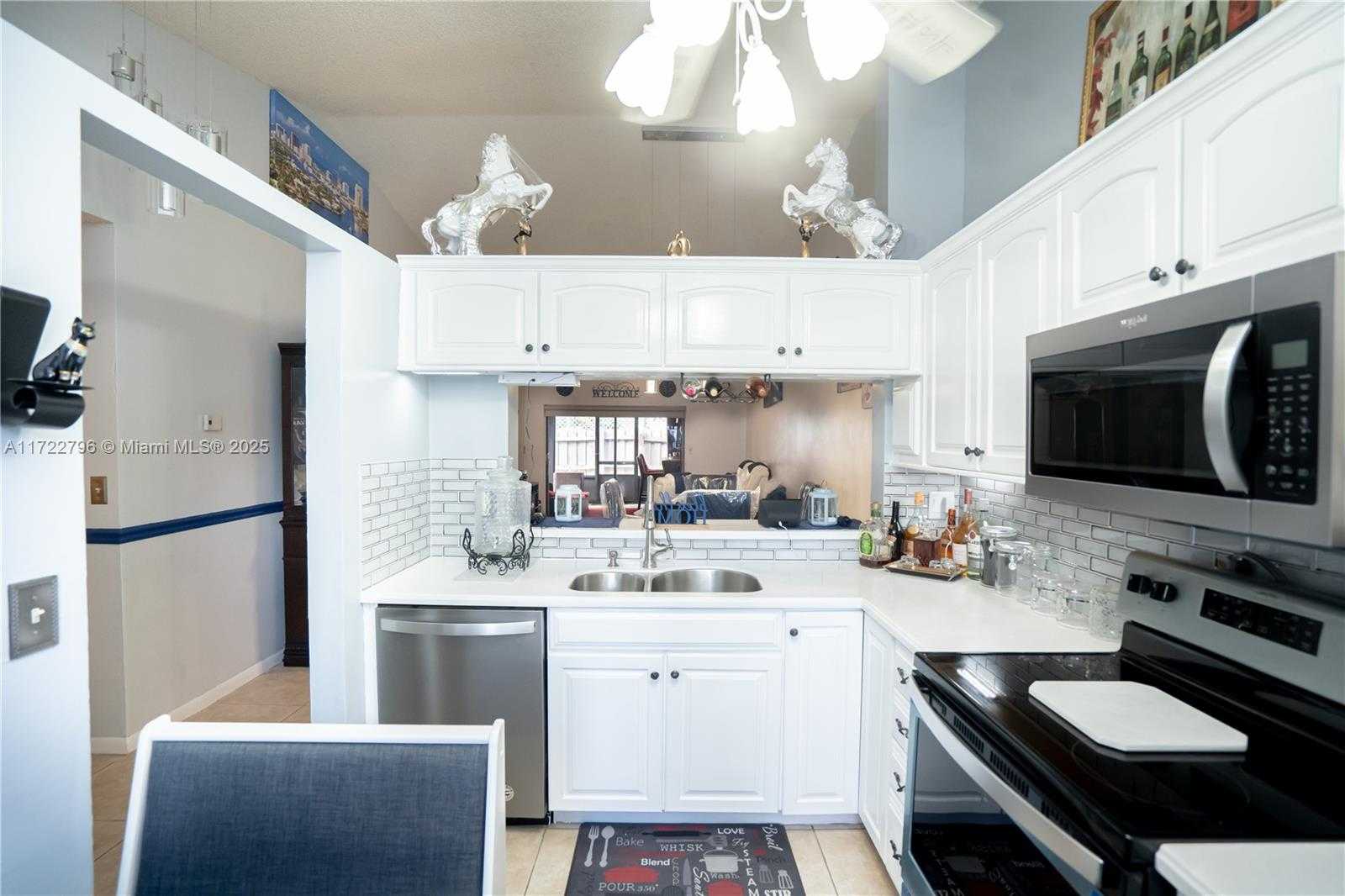 Small Image of 3078 SOUTH OAKLAND FOREST DR #604, Oakland Park Number 8