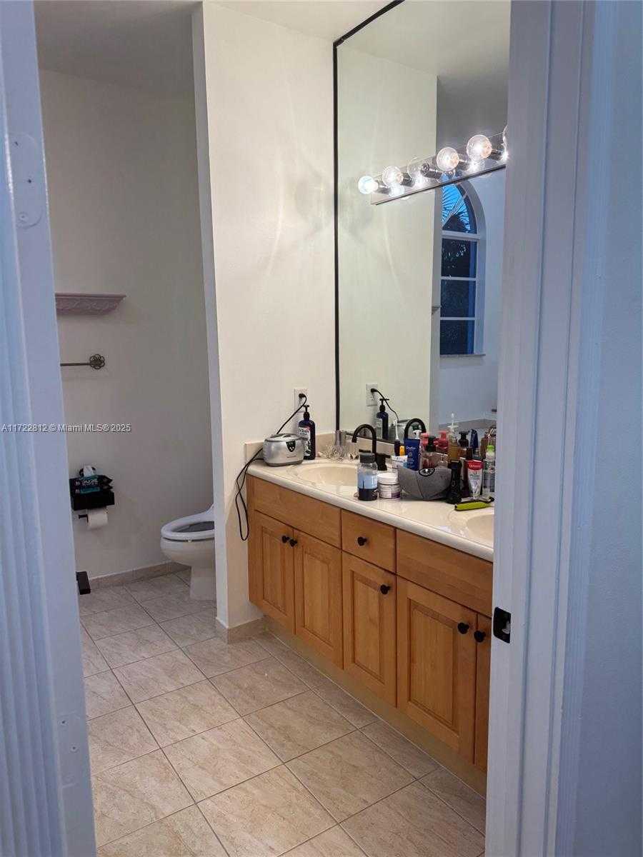Small Image of 6421 BELLA CIR #303, Boynton Beach Number 9