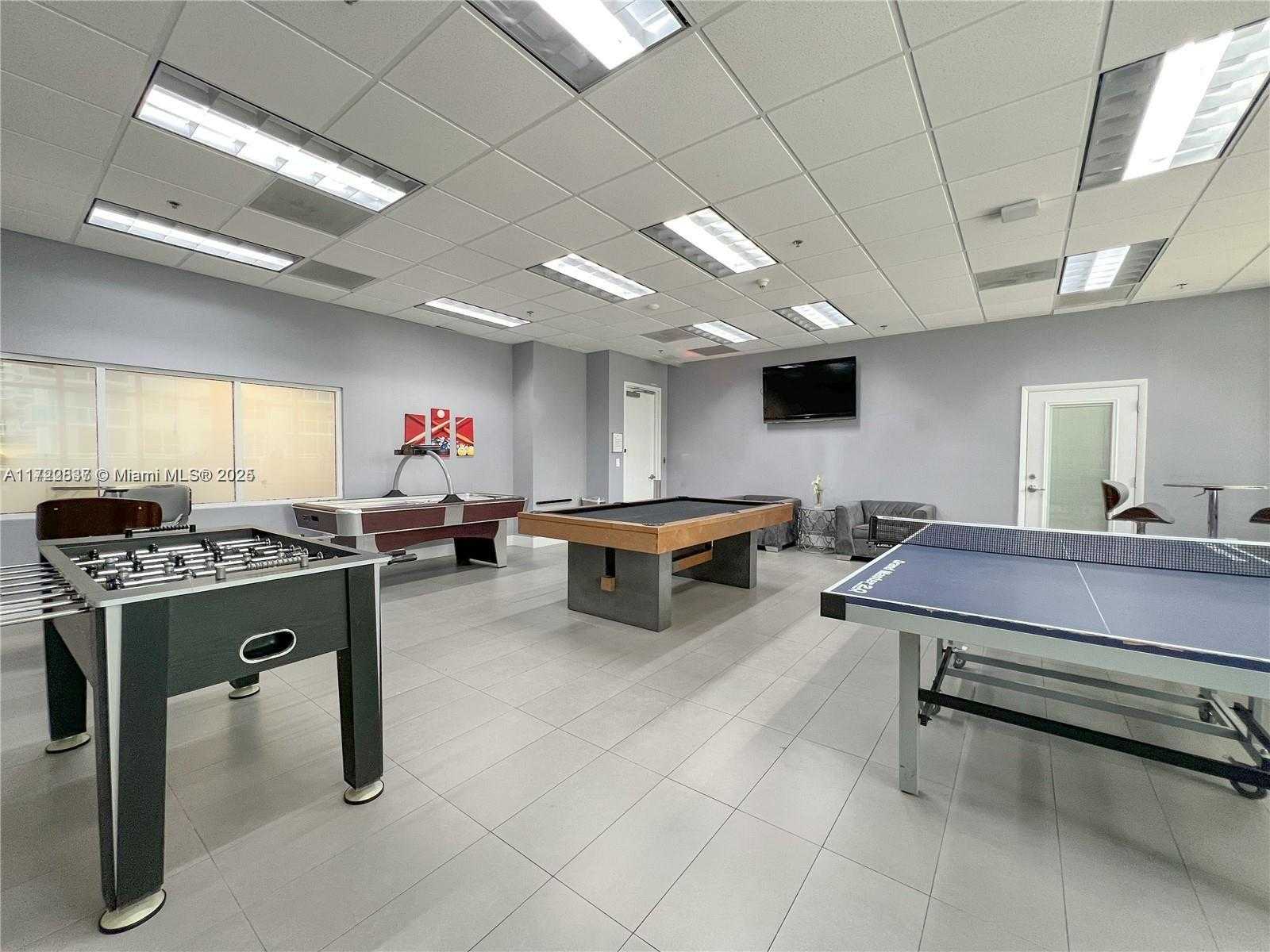 Small Image of 1200 BRICKELL BAY DR #2007, Miami Number 7