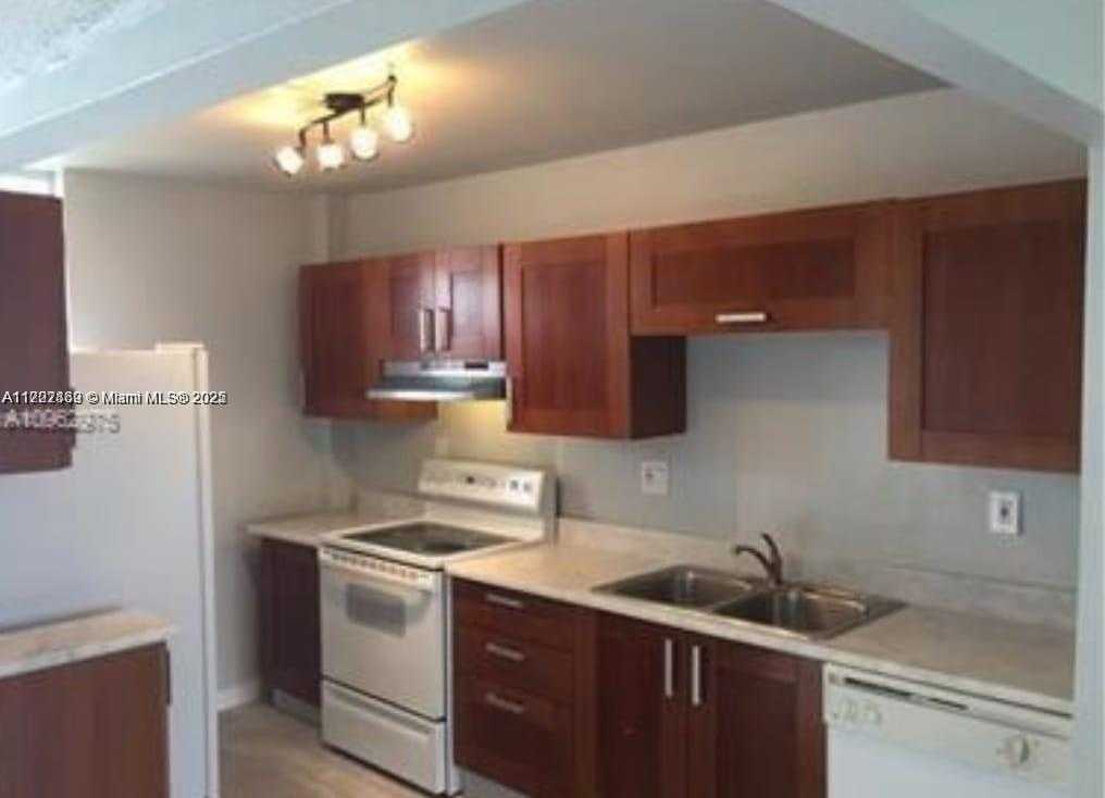 Small Image of 2903 NORTH MIAMI BEACH BLVD #1002, North Miami Beach Number 2