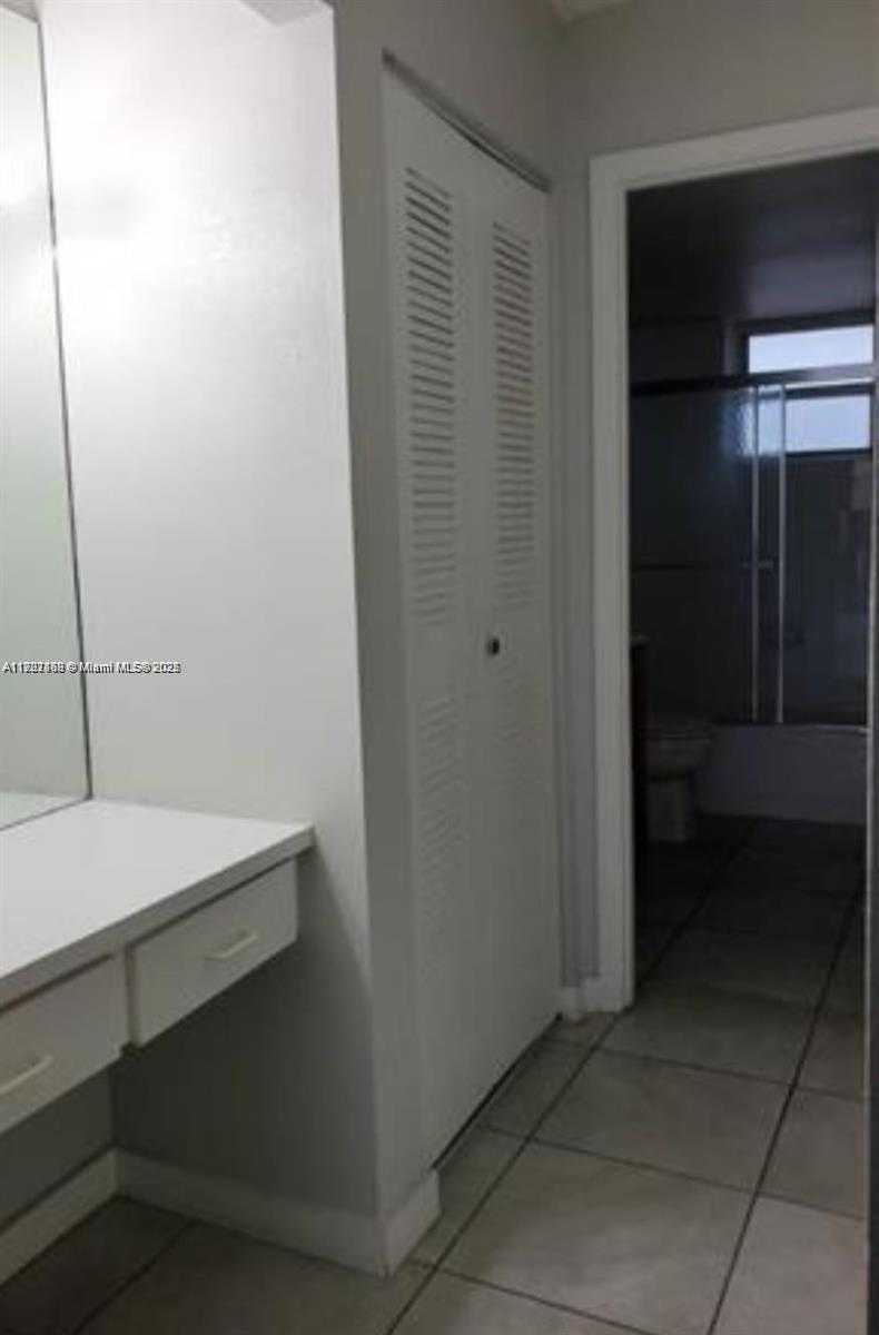 Small Image of 2903 NORTH MIAMI BEACH BLVD #1002, North Miami Beach Number 8