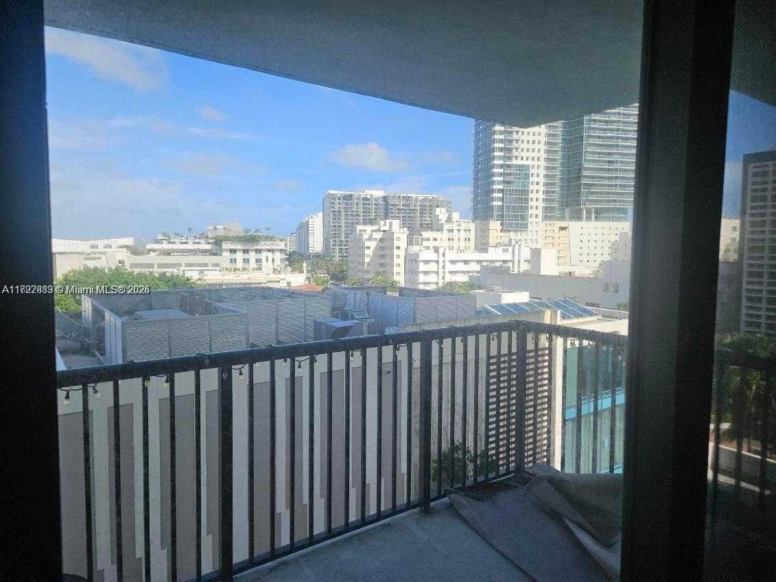 Small Image of 1800 COLLINS AVE #8B, Miami Beach Number 4