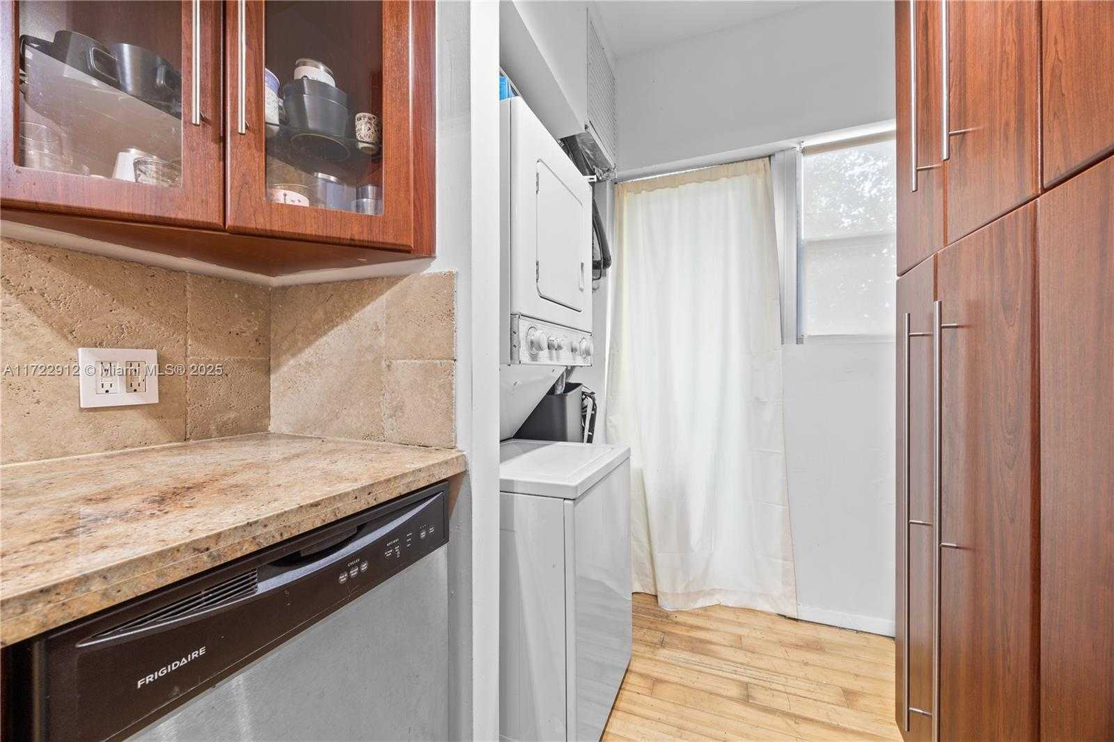 Small Image of 1840 JAMES AVE #8, Miami Beach Number 14