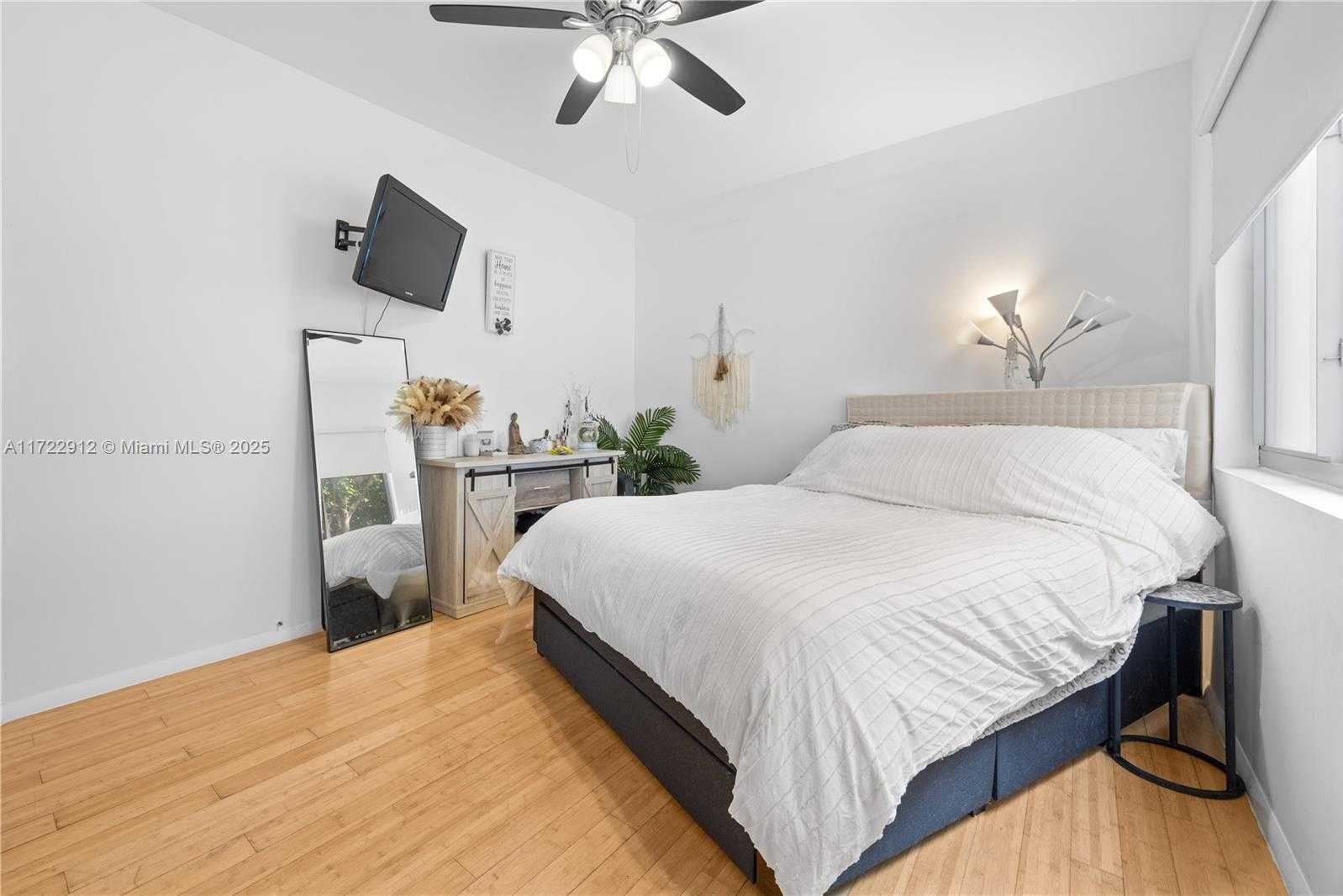 Small Image of 1840 JAMES AVE #8, Miami Beach Number 16