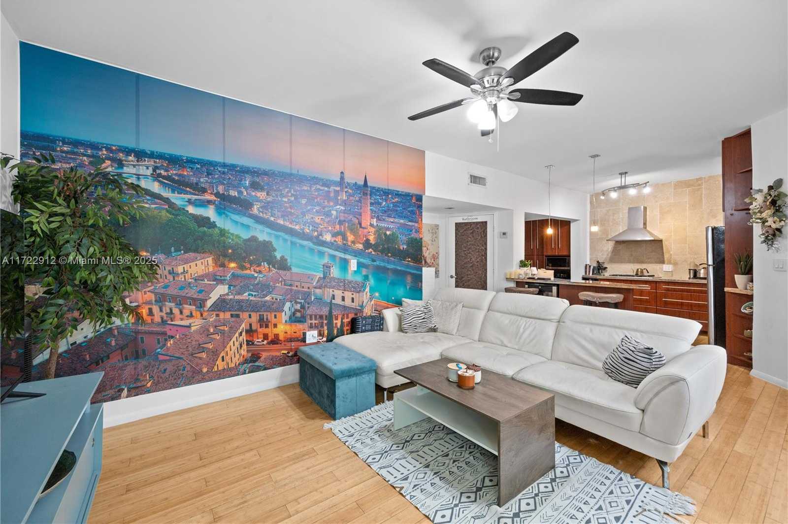 Small Image of 1840 JAMES AVE #8, Miami Beach Number 3