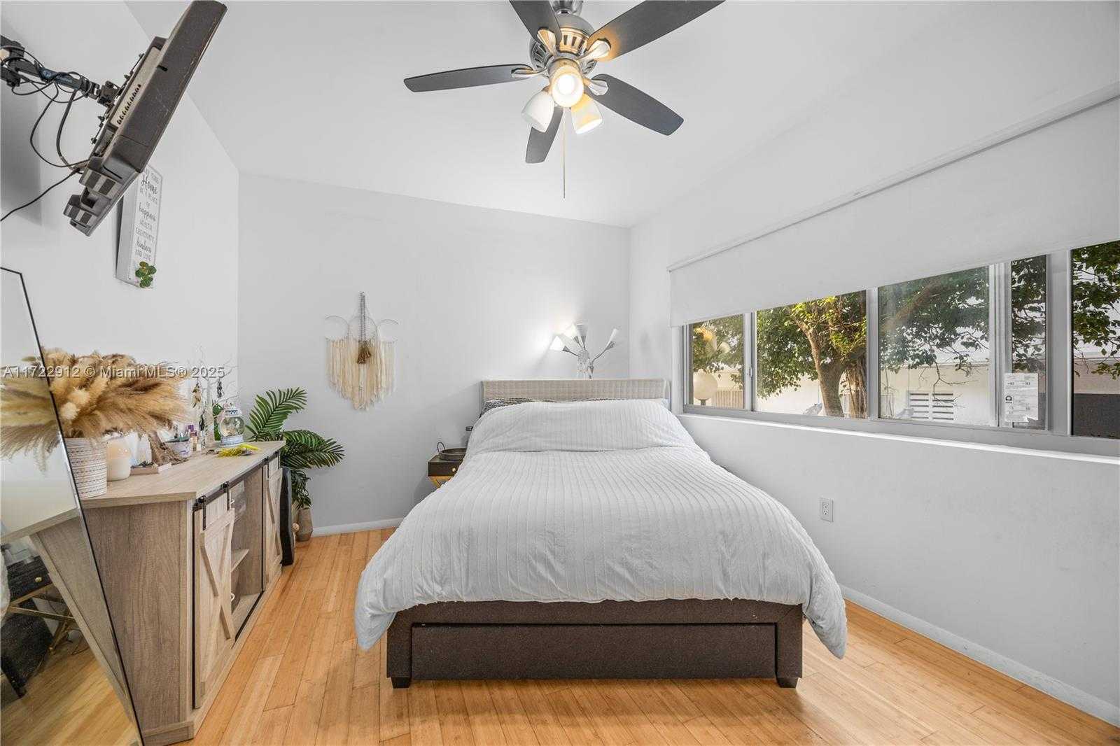 Small Image of 1840 JAMES AVE #8, Miami Beach Number 5