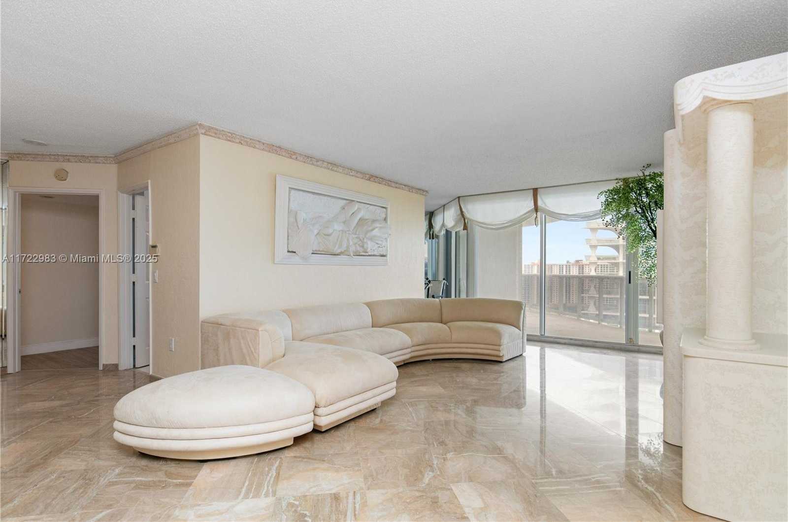 Small Image of 16711 #2104, Sunny Isles Beach Number 12