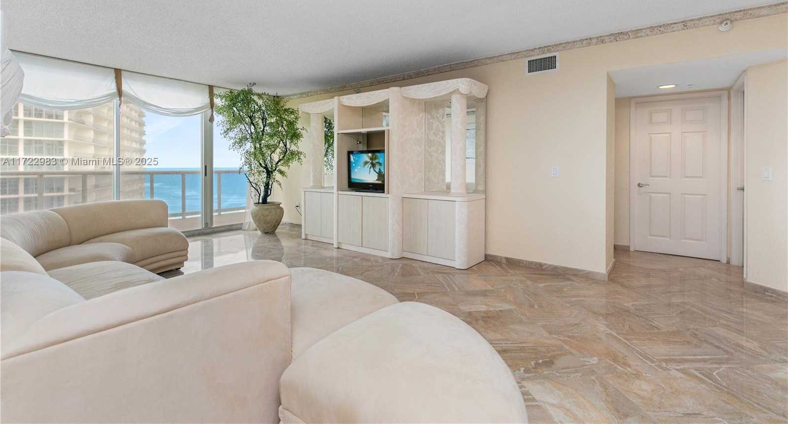 Small Image of 16711 #2104, Sunny Isles Beach Number 14